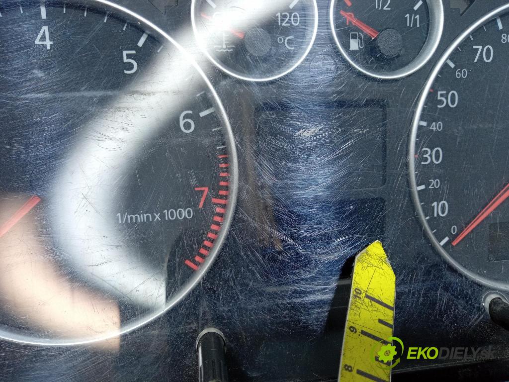 Audi A6 2004 Přístrojová deska 4b0920901