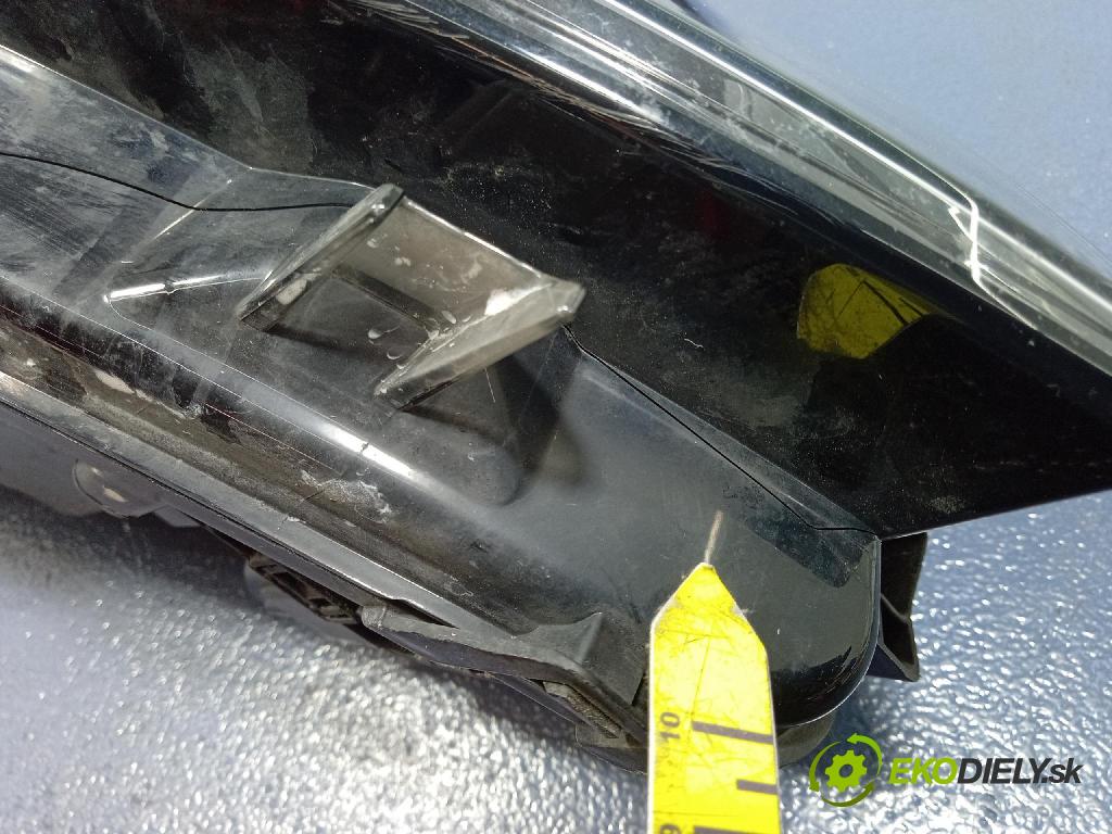 Skoda Superb 0 světlo v pravo: 3V1941016D