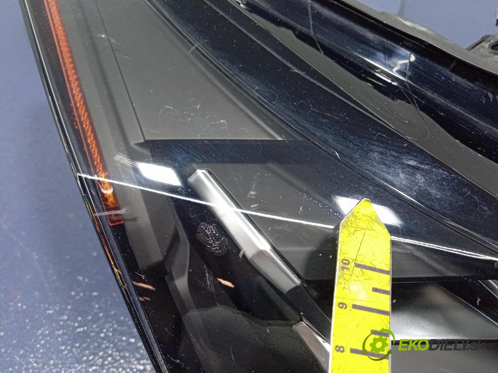 Lexus NX 0 světlo v pravo: