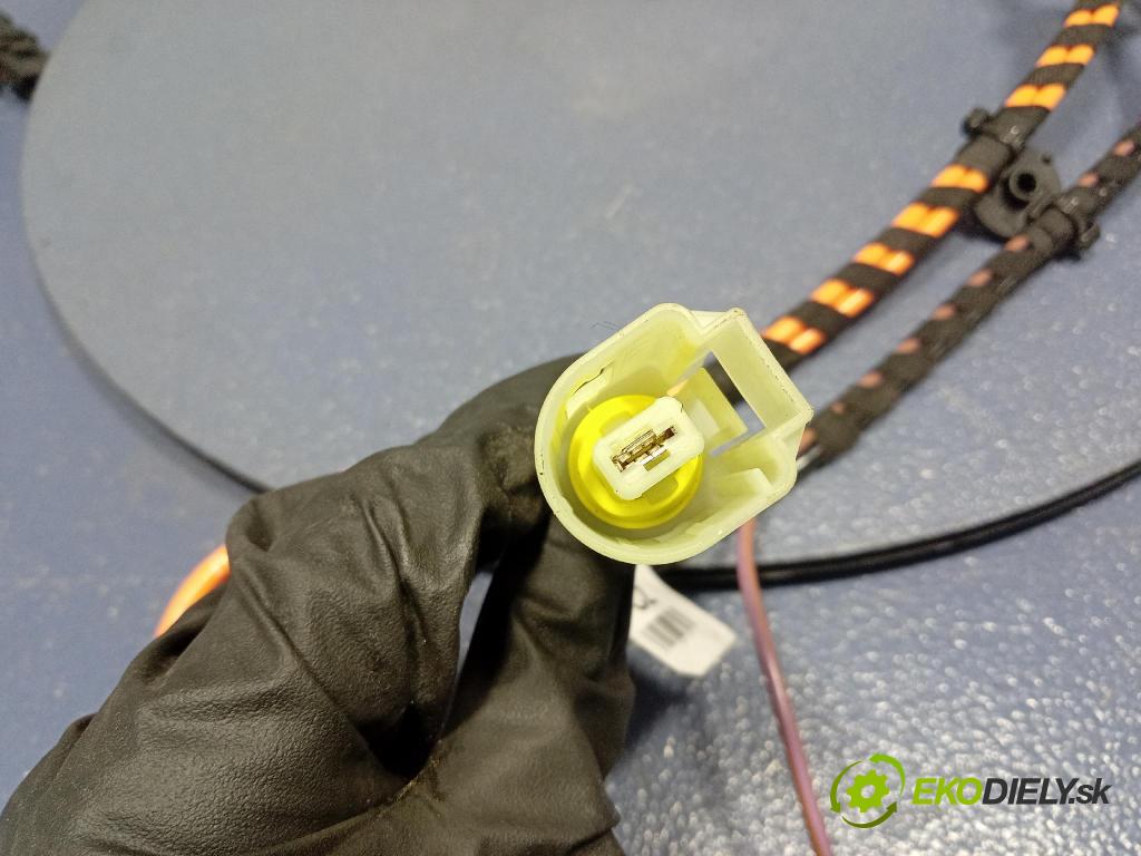 Porsche Cayenne s 2017 instalace Elektrický: 4M1971227