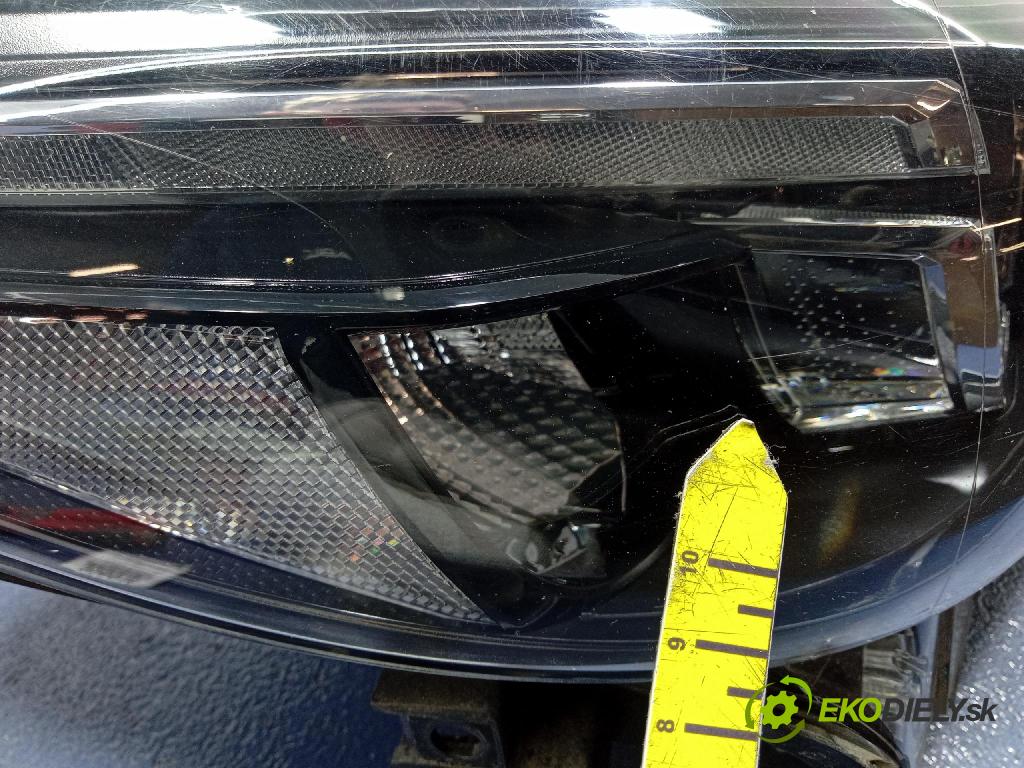 Mazda 6 0 světlo v pravo: