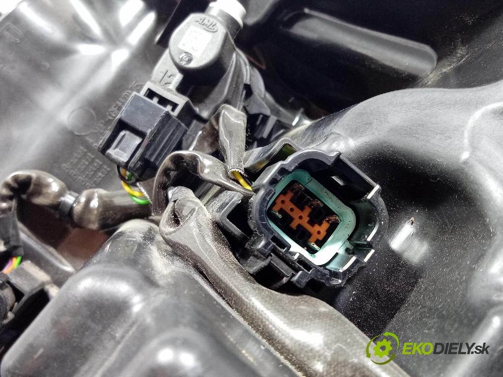 Nissan Qashqai 0 světlo v pravo: 100-8D02J