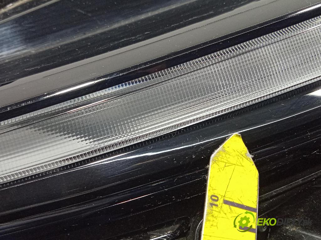 Nissan Qashqai 0 světlo v pravo: 100-8D02J