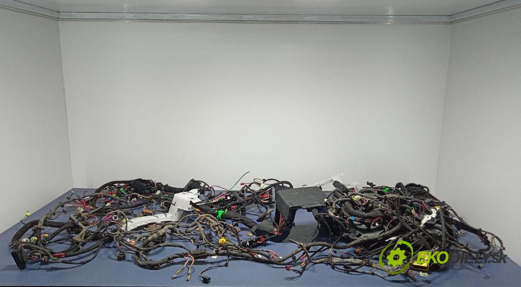 Porsche Cayenne s 2017 instalace Elektrický: 4M0971845BR