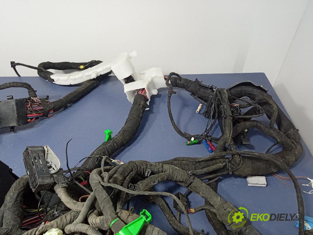 Porsche Cayenne s 2017 instalace Elektrický: 4M0971845BR