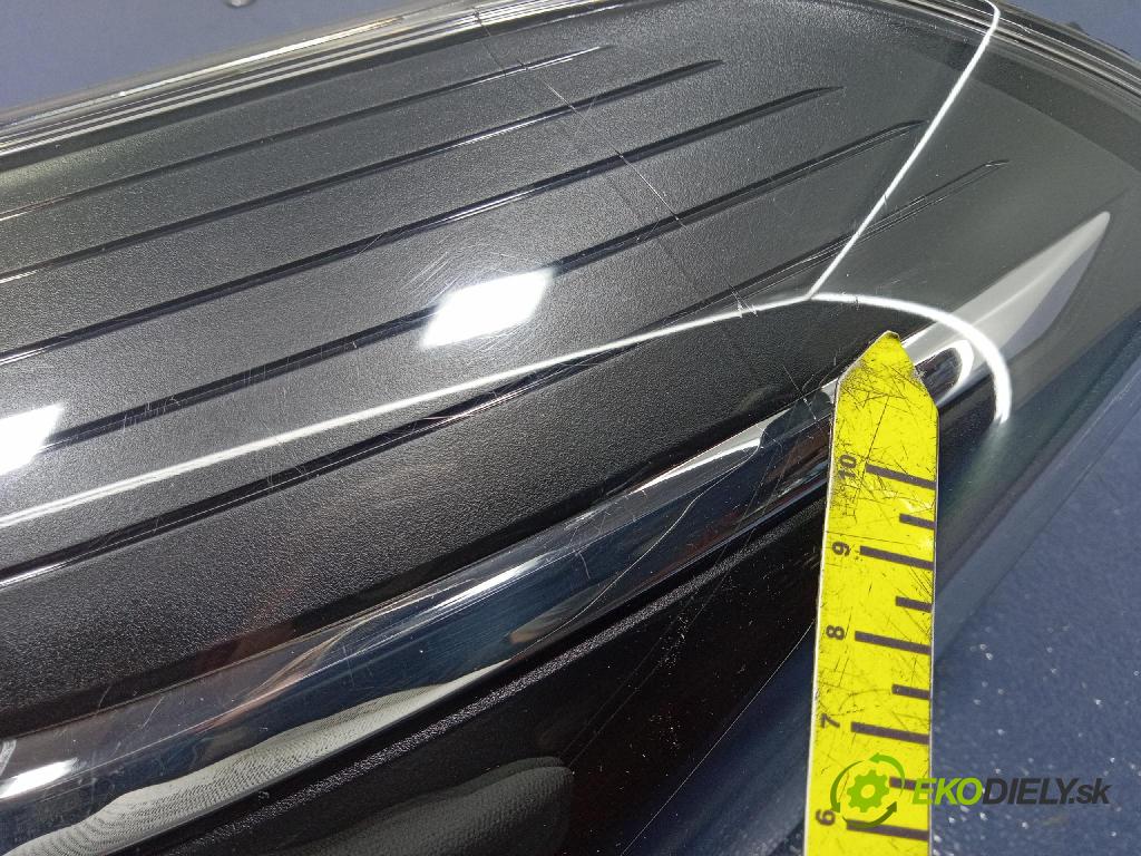Toyota Yaris 0 světlo Levý: 0D-195