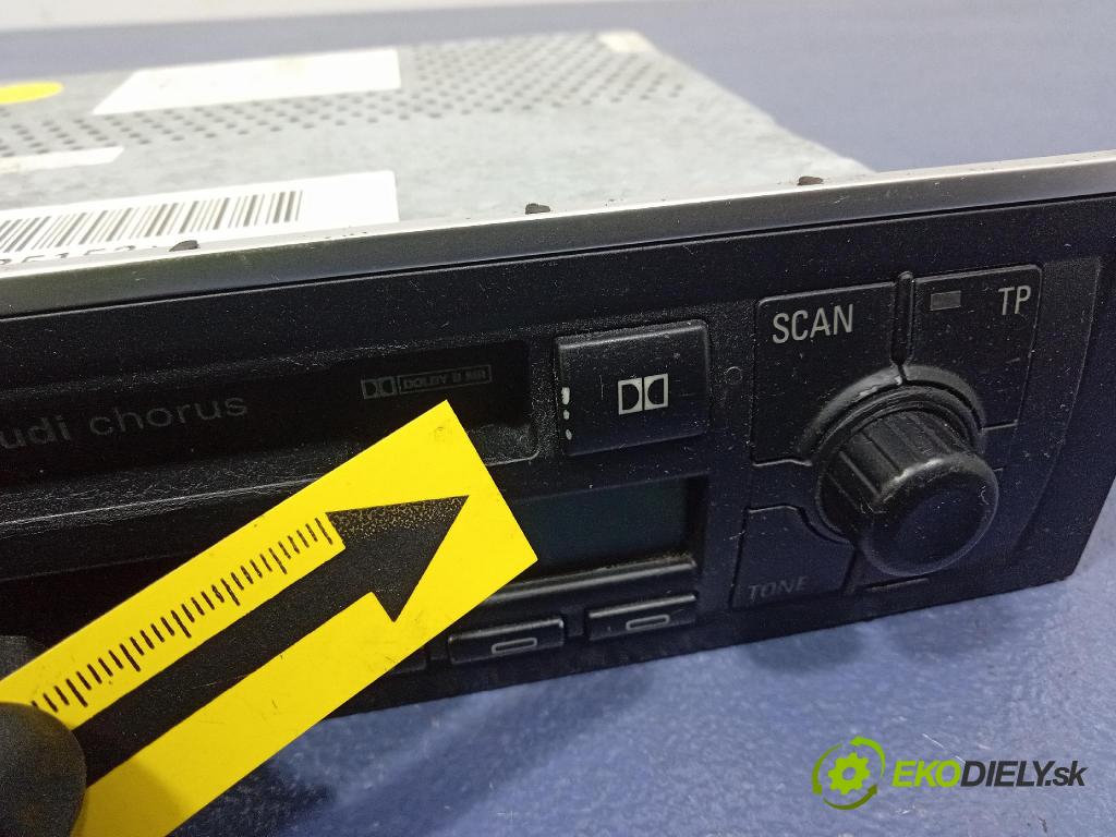Audi A4 2002 Radio I Navigace: 8E0035152