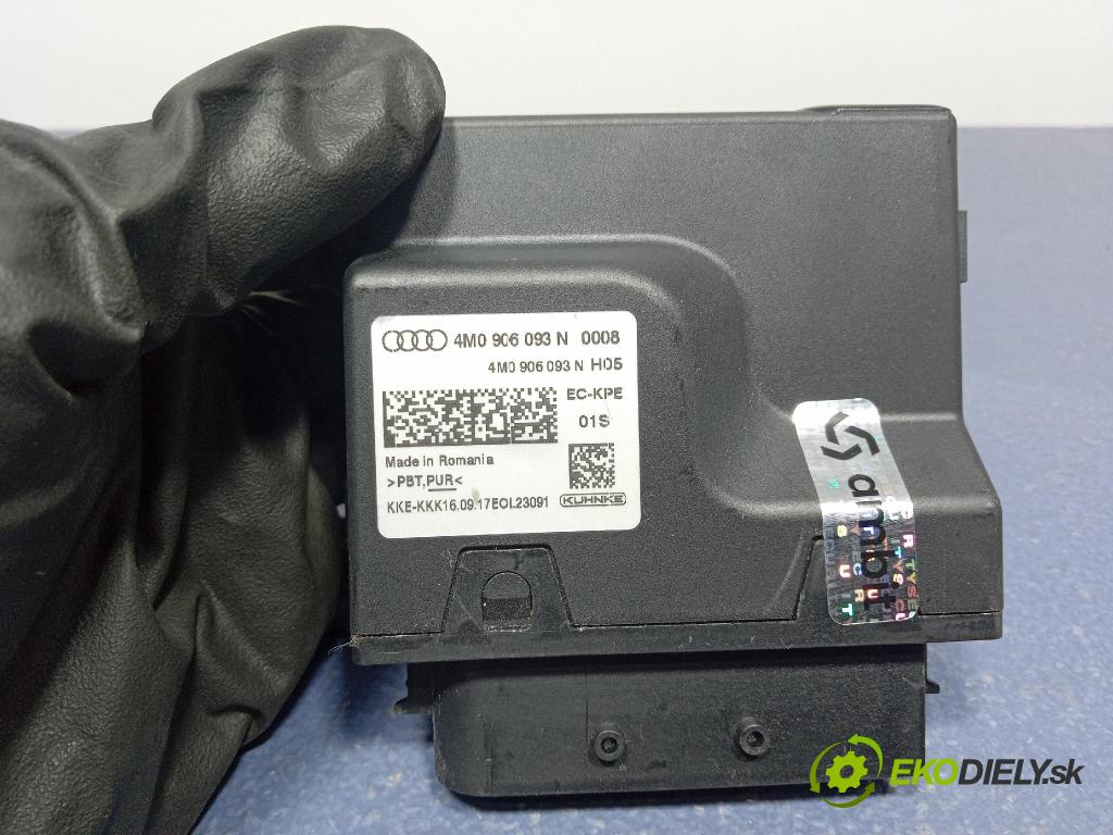 Porsche Cayenne s 2017 řídící jednotka 4M0906093N