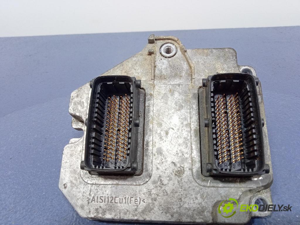 Opel Zafira 2003 řídící jednotka Motor: 55355044
