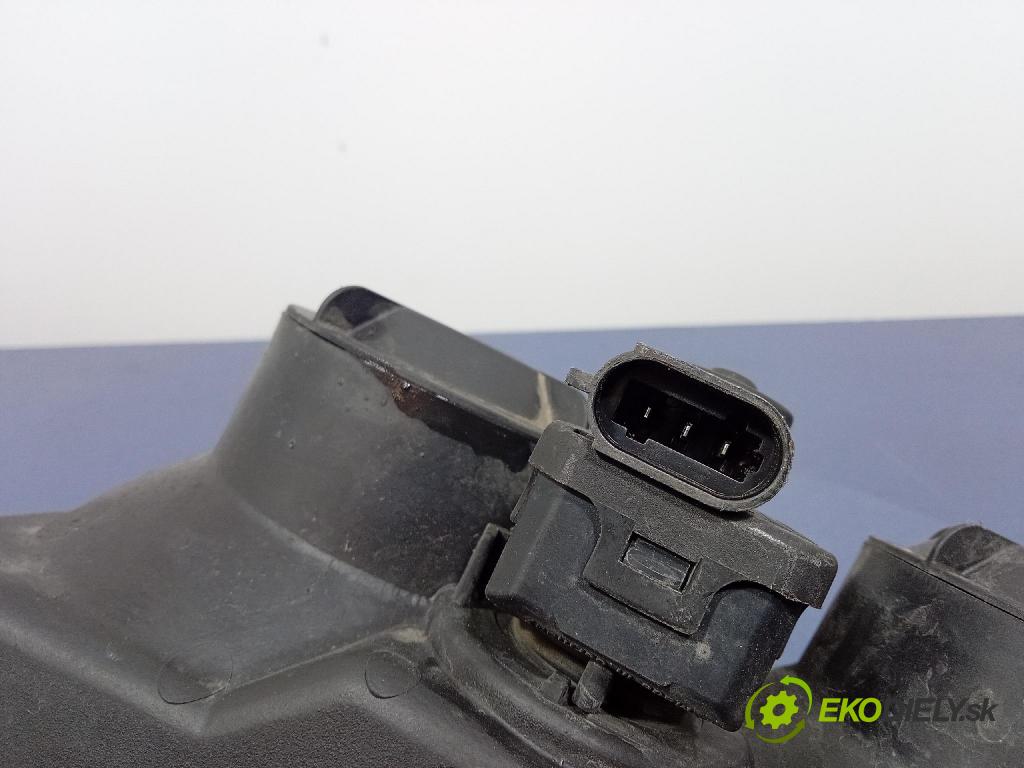Nissan Almera 2003 světlo v pravo: 26010BN67A