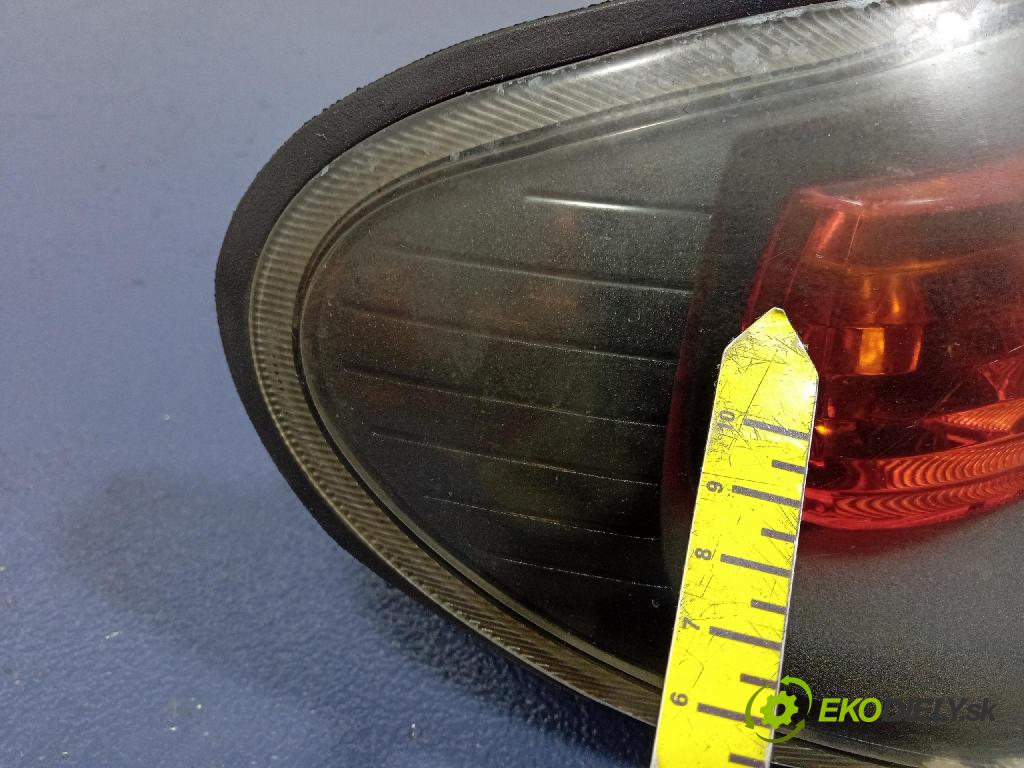 Nissan Almera 2003 světlo v pravo: 26010BN67A