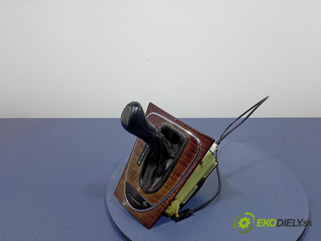 Mercedes E-klasa 2003 zvedák A2112670124