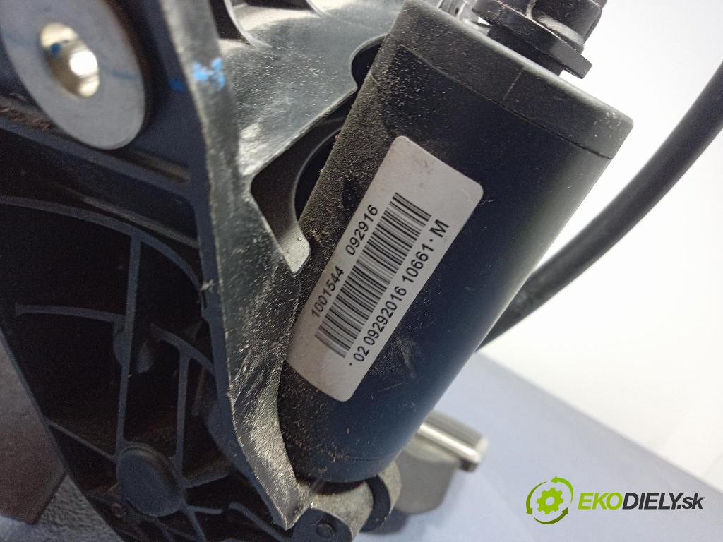 Maserati Levante 2017 pedal Plyn: 04861716AE