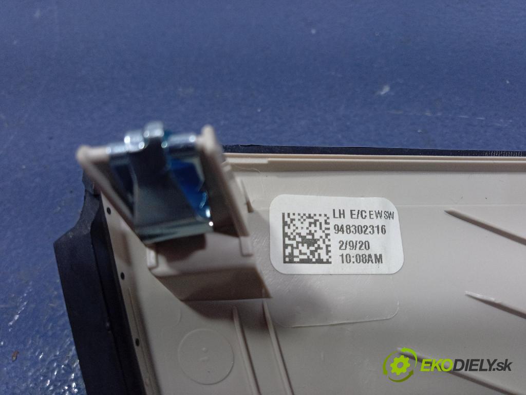 Bmw X6 2020 kryt Plast: Interiéry: 9483023