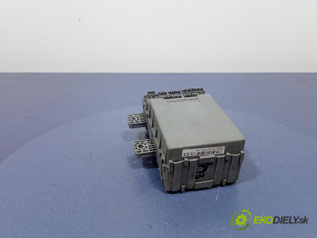 Honda Civic 2006 skříňka Pojistky 37832LN