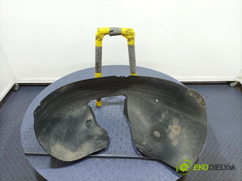 Vw Passat 2007 blatník: Plastický před 3C0805977