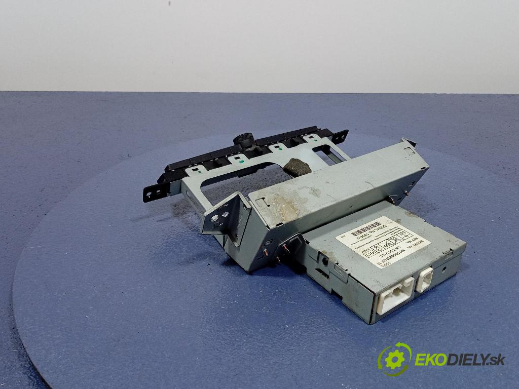 Toyota Avensis 2003 displej Radio / GPS 86110-05020