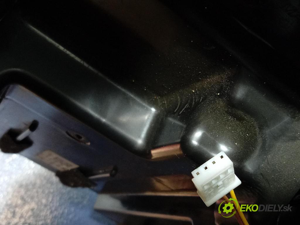 Bmw X6 2020 kryt Plast: Interiéry: 7952184