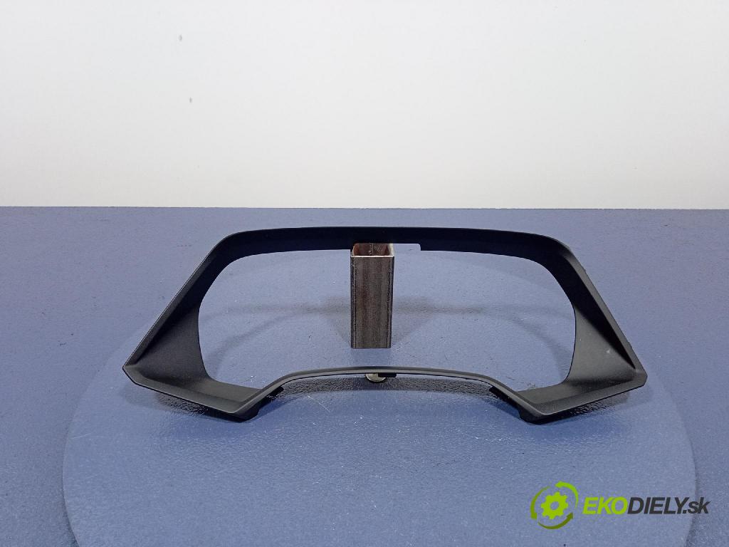 Bmw X6 2020 kryt Plast: Interiéry: 6818849