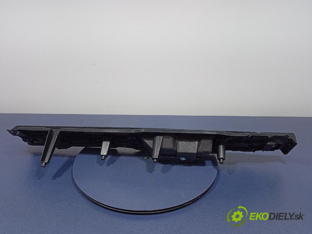 Bmw X6 2020 kryt Plast: Interiéry: 7470947