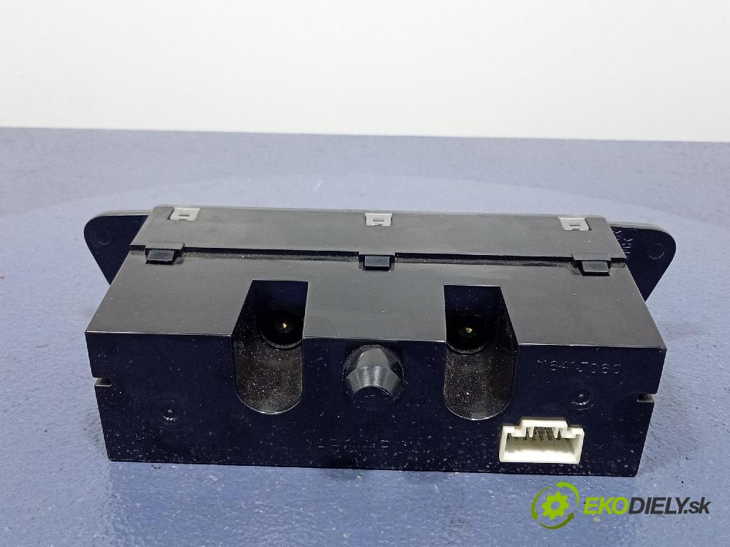 Mitsubishi Colt 2005 displej Radio / GPS MR587777