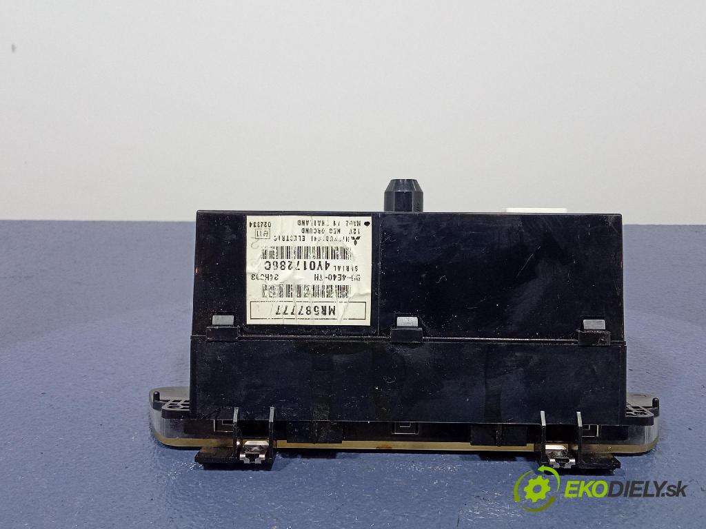 Mitsubishi Colt 2005 displej Radio / GPS MR587777