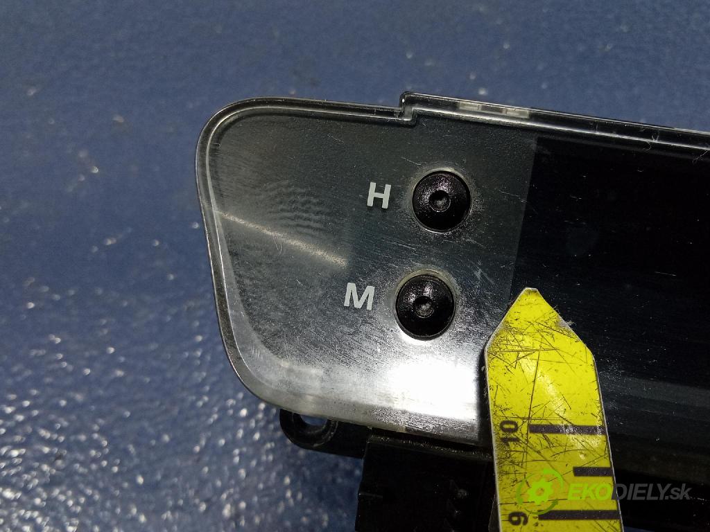 Mitsubishi Colt 2005 displej Radio / GPS MR587777