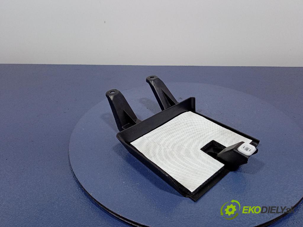 Bmw X6 2020 kryt Plast: Interiéry: 7466133