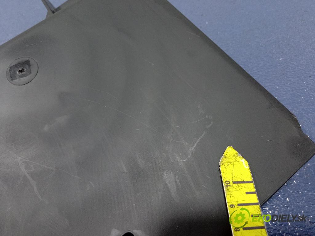 Bmw X6 2020 kryt Plast: Interiéry: 7466133