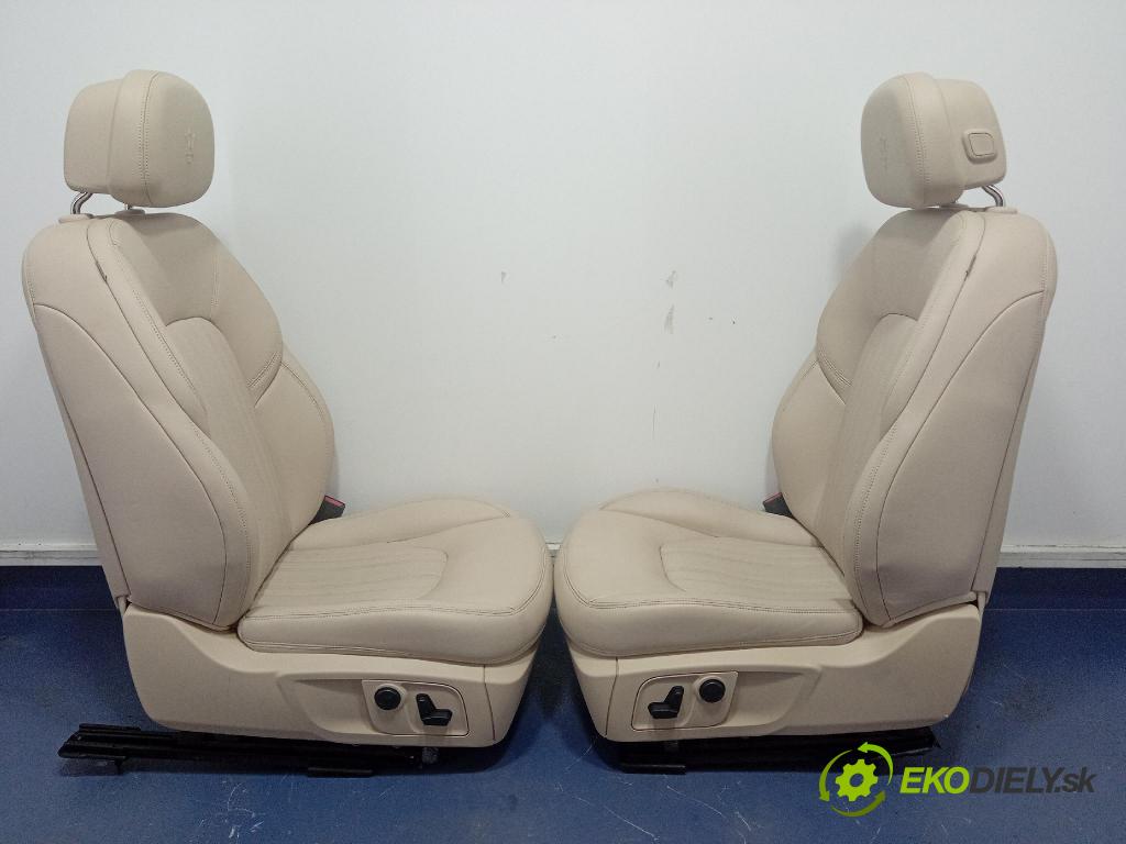 Maserati Levante 2017 sedačke: Soubor.