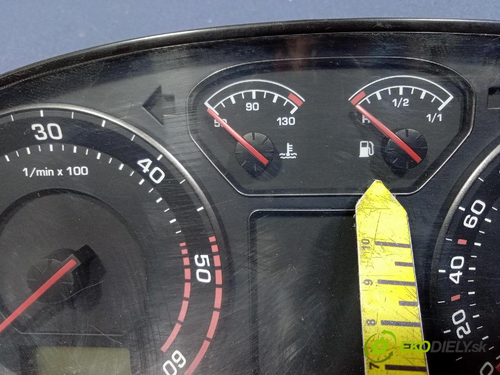 Skoda Superb 2004 Přístrojová deska 3U0920811A