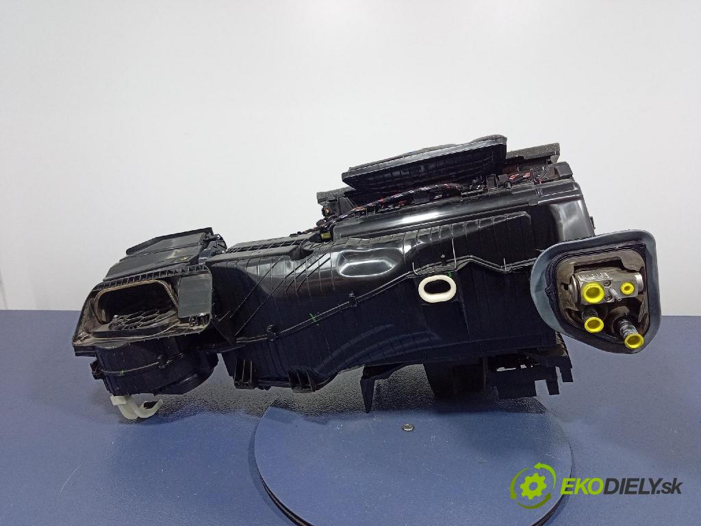 Bmw X6 2020 radiátor 6805827
