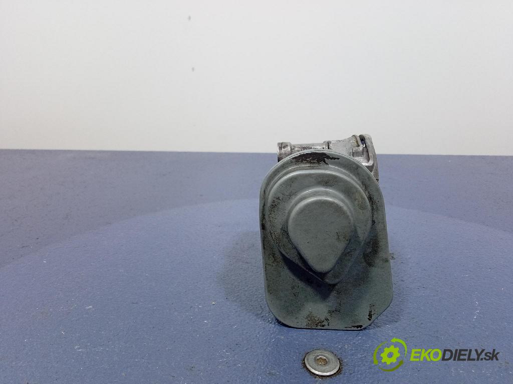 Vw Jetta 2005 škrticí klapka 038128063L