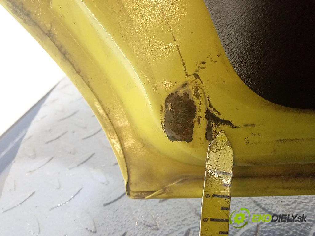 Citroen C2 2004 zadní dveře kufra: kufr