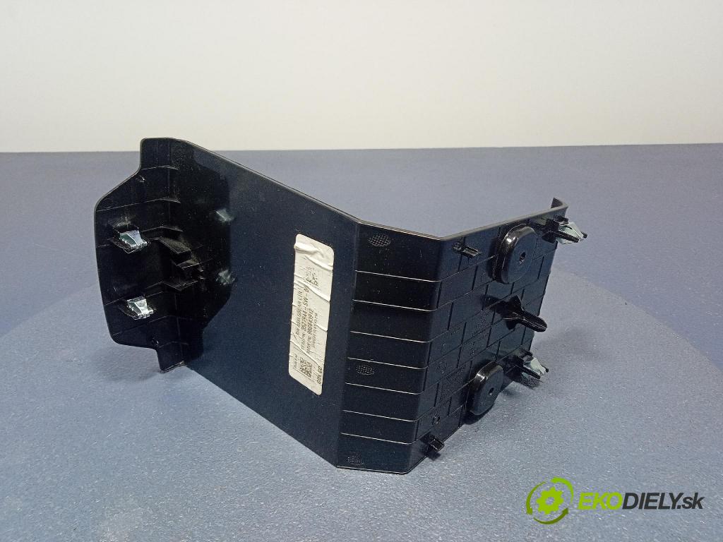 Bmw X6 0 kryt Plast: Interiéry: 9868439