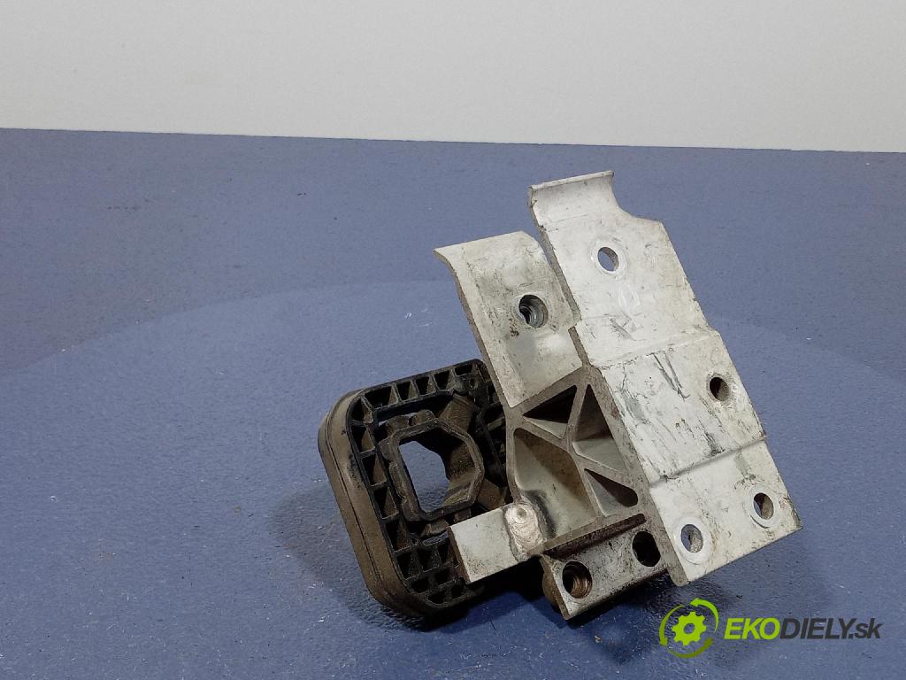 Bmw X6 2020 výztuha Čelní / stěna Přední 7421636
