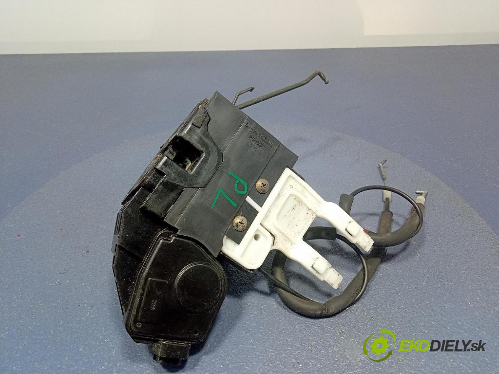 Hyundai Santa fe 2004 zámek dveře před Levý: