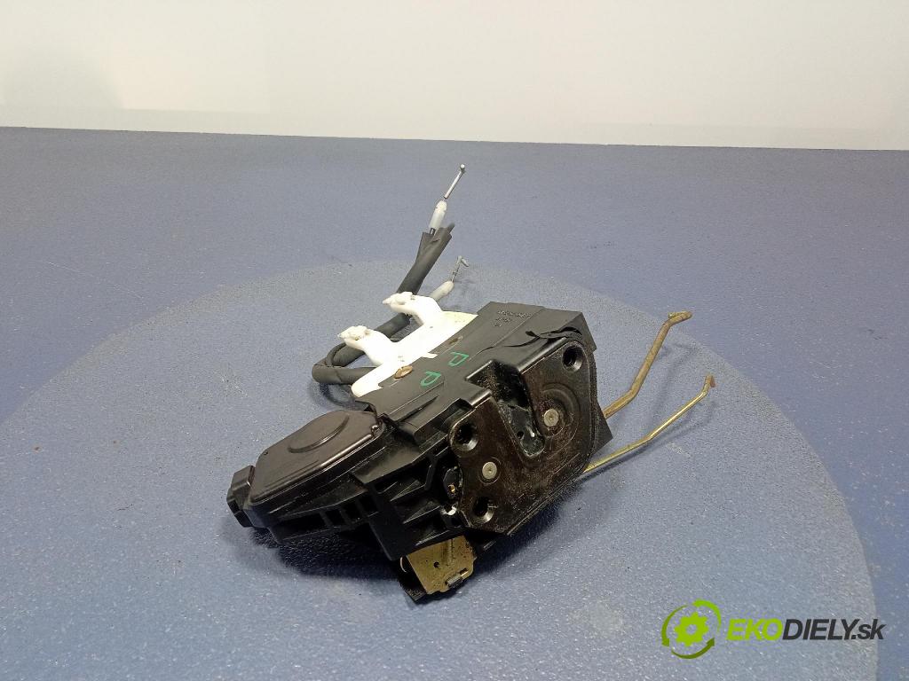 Hyundai Santa fe 2004 zámek dveře před v pravo: