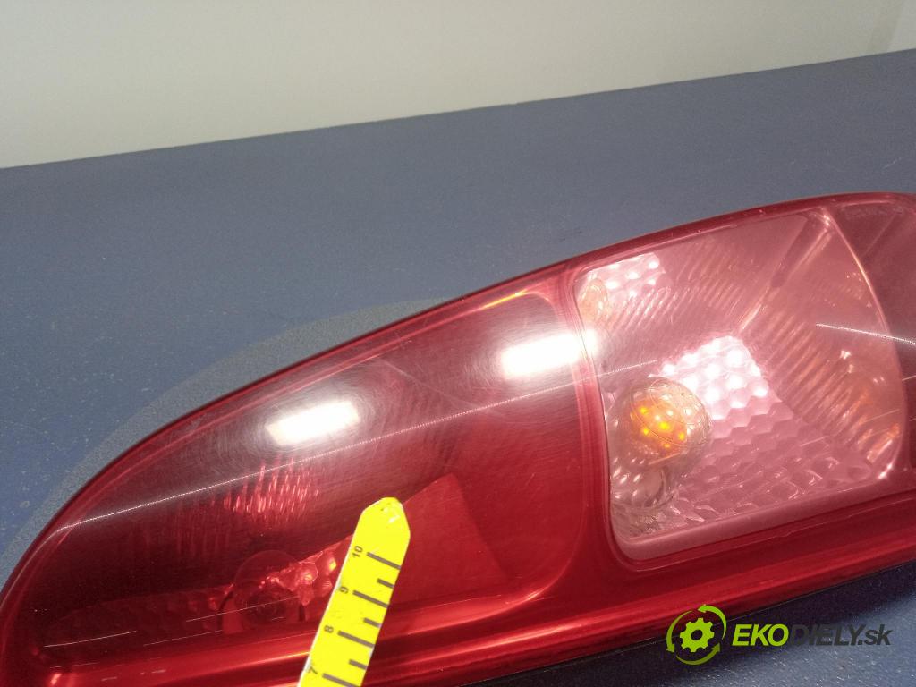 Peugeot 807 2003 světlo Zad: levá Mimo: