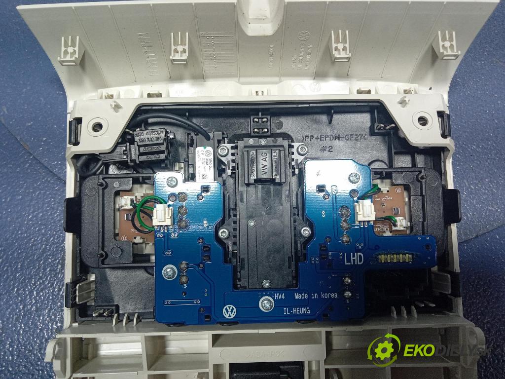 Vw Passat 2016 Lampy Uvnitř 5G0867489B