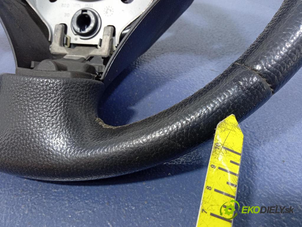 Toyota Corolla 2003 volant
