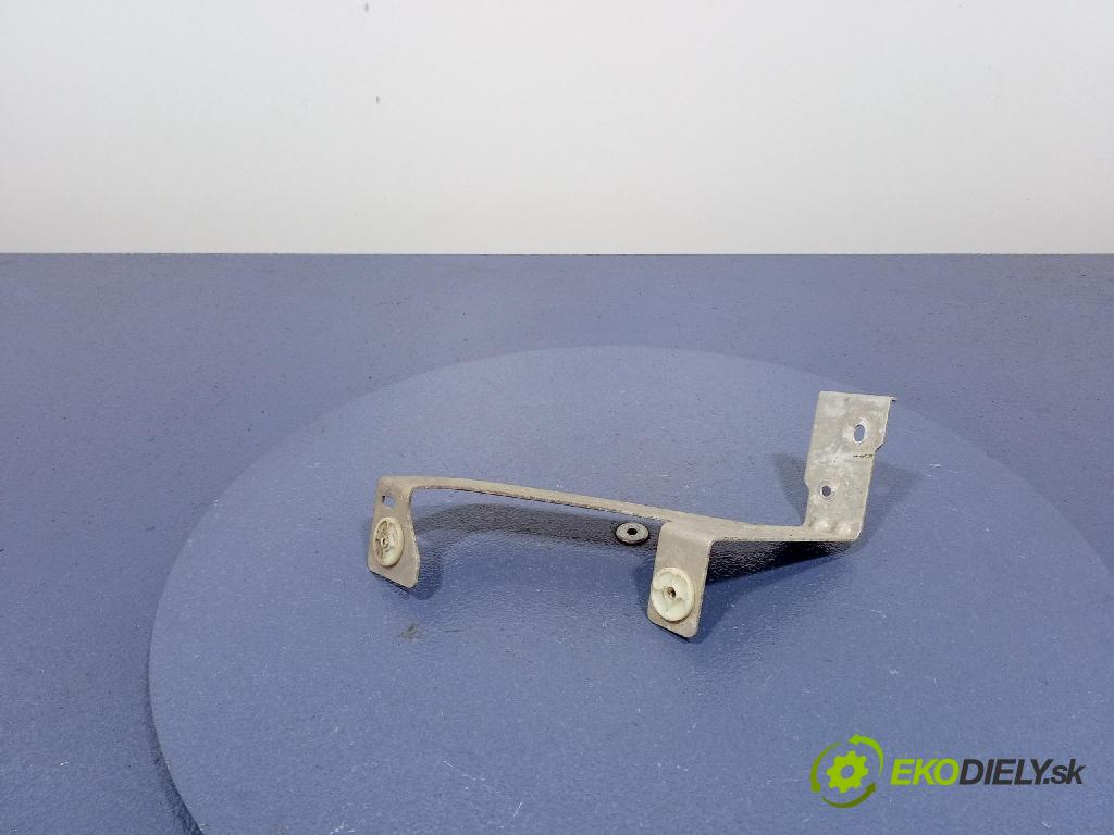 Bmw X6 2020 kryt Plast: podvozek: 7428099