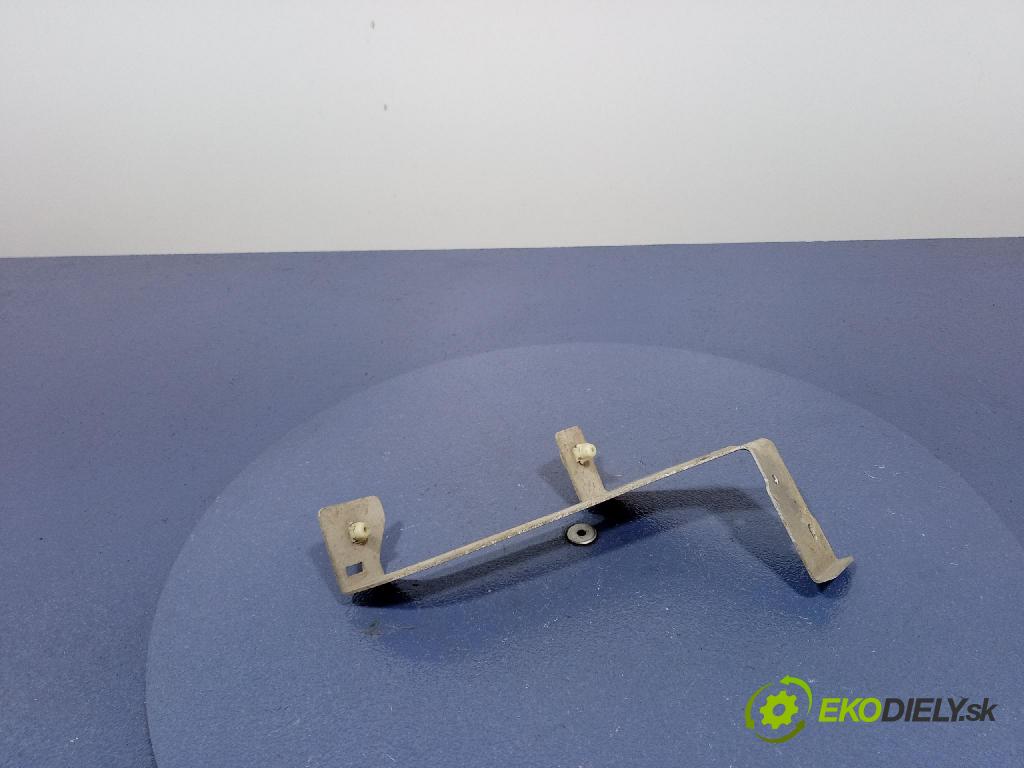 Bmw X6 2020 kryt Plast: podvozek: 7428099