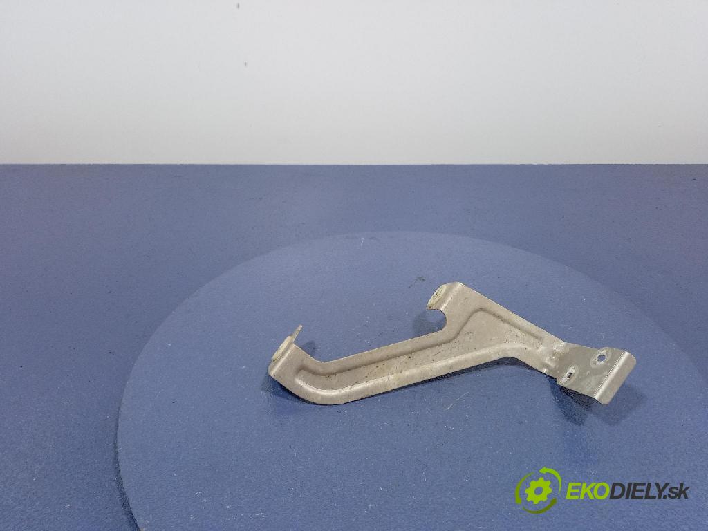 Bmw X6 2020 kryt Plast: podvozek: 7428100