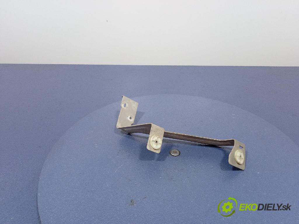 Bmw X6 2020 kryt Plast: podvozek: 7428100