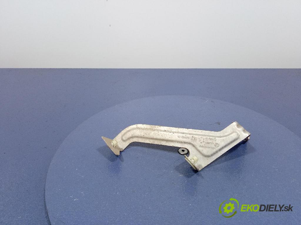 Bmw X6 2020 kryt Plast: podvozek: 7428100