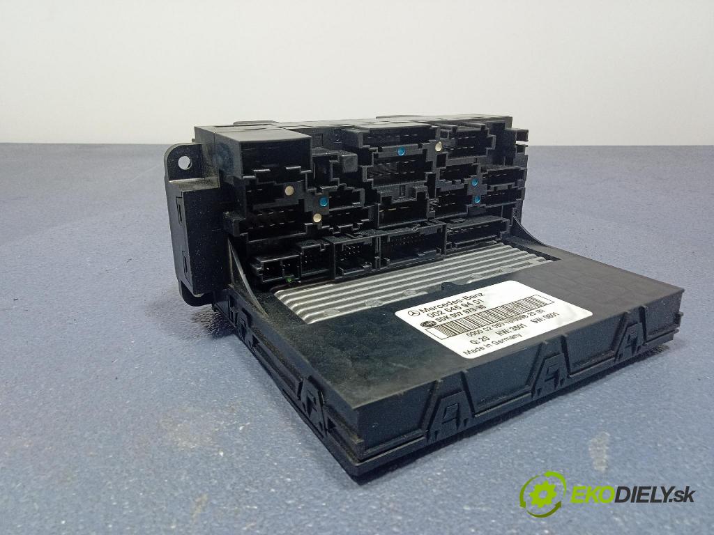 Mercedes C-klasa 2002 skříňka Pojistky 0025459401