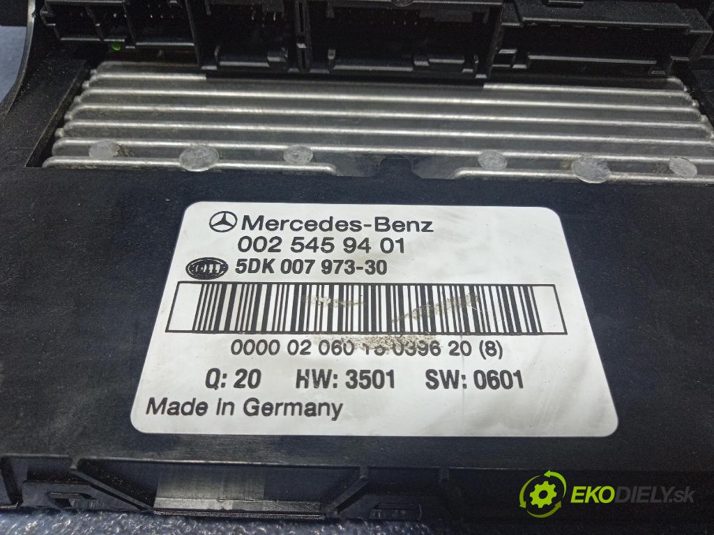 Mercedes C-klasa 2002 skříňka Pojistky 0025459401