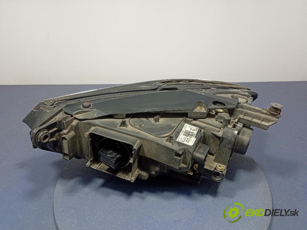 Vw Passat 2016 světlo v pravo: 3G1941036C