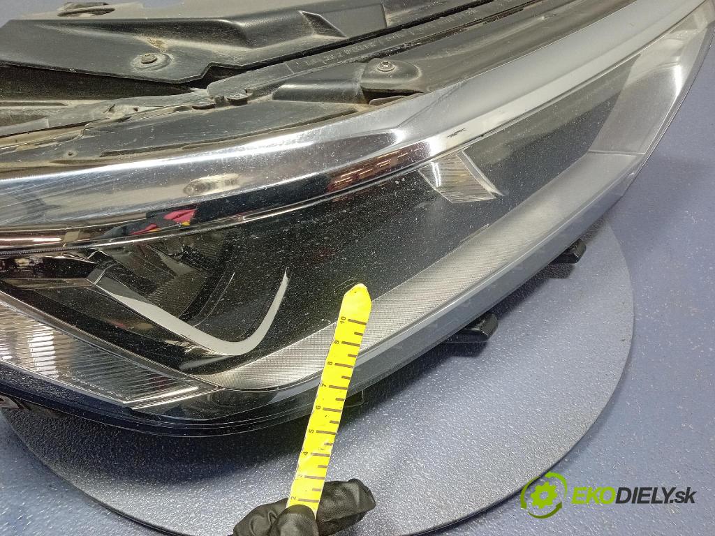 Vw Passat 2016 světlo v pravo: 3G1941036C